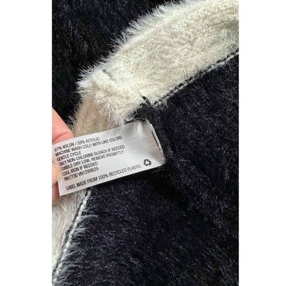 Knox Rose Large Fuzzy Oversized Sweater - Picture 7 of 7